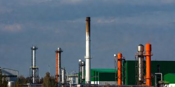 $285.6 Billion by 2035 — How Clean Tech Is Driving Global Decarbonization